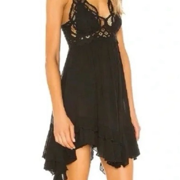 Elegant Black Lace Dress - Picture 2 of 3